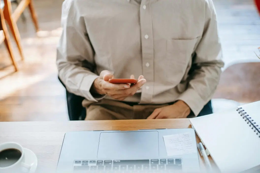 Comunicazione professionale in ufficio immobiliare